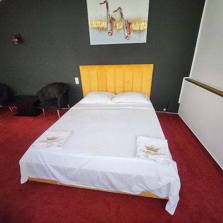 Karma Hotell Bukarest Exteriör bild